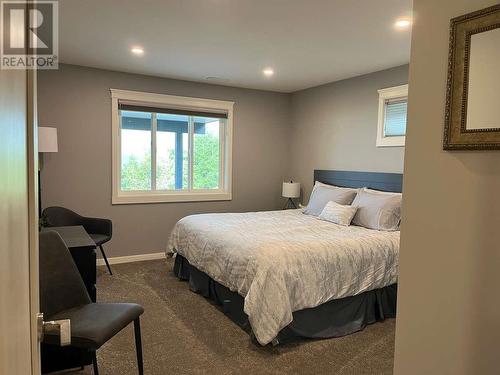 4541 16 Street Ne, Salmon Arm, BC - Indoor Photo Showing Bedroom