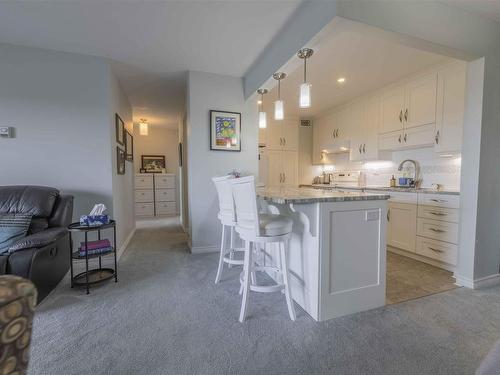 1309 405 Waverley Street, Thunder Bay, ON - Indoor Photo Showing Kitchen