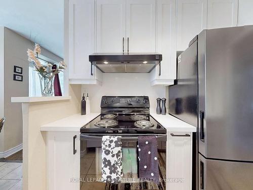 205-219 Wilson Ave, Toronto, ON - Indoor Photo Showing Kitchen