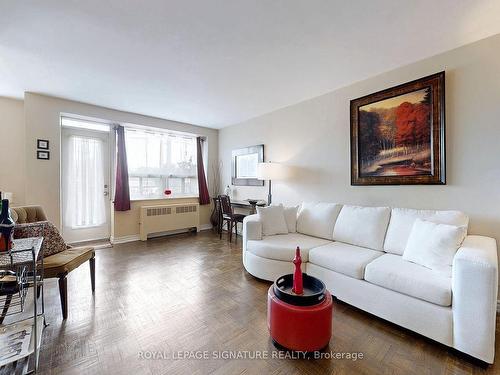 205-219 Wilson Ave, Toronto, ON - Indoor Photo Showing Living Room