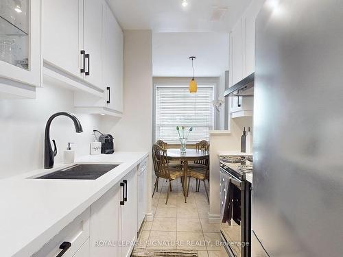 205-219 Wilson Ave, Toronto, ON - Indoor Photo Showing Kitchen