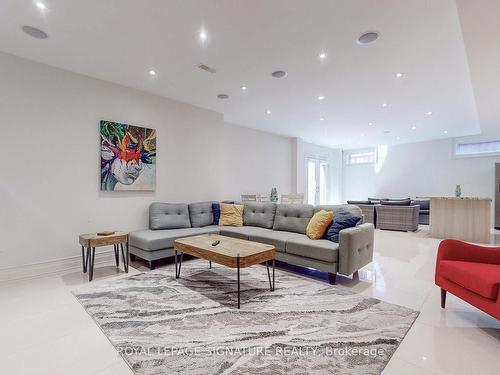 279 Betty Ann Dr, Toronto, ON - Indoor Photo Showing Living Room