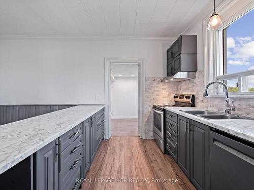 316910 Highway 6, Chatsworth, ON - Indoor Photo Showing Kitchen With Double Sink With Upgraded Kitchen