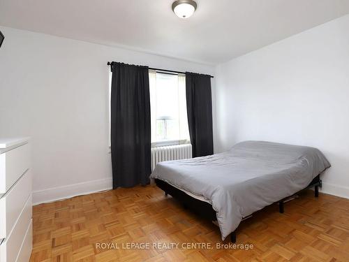 433 Glenholme Ave, Toronto, ON - Indoor Photo Showing Bedroom