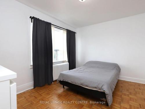 433 Glenholme Ave, Toronto, ON - Indoor Photo Showing Bedroom