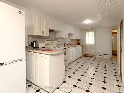 433 Glenholme Ave, Toronto, ON - Indoor Photo Showing Kitchen