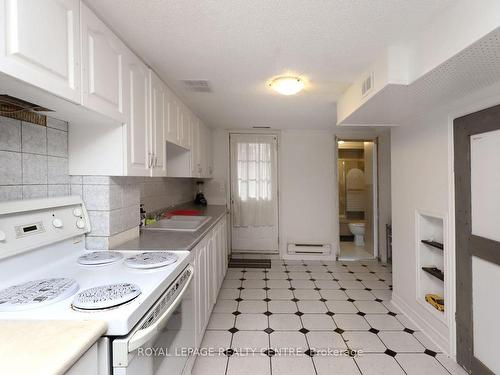 433 Glenholme Ave, Toronto, ON - Indoor Photo Showing Kitchen