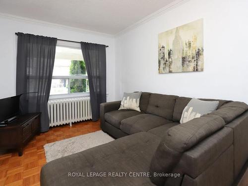 433 Glenholme Ave, Toronto, ON - Indoor Photo Showing Living Room