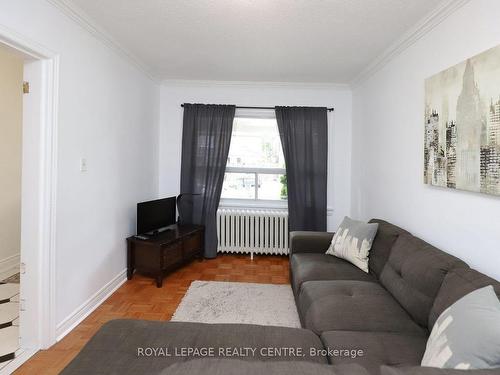 433 Glenholme Ave, Toronto, ON - Indoor Photo Showing Living Room