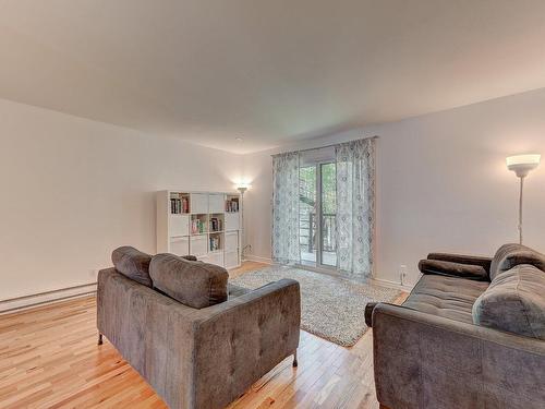 Living room - 5863 Rue Desaulniers, Montréal (Mercier/Hochelaga-Maisonneuve), QC 