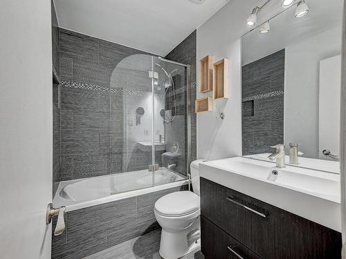 Bathroom - 5863 Rue Desaulniers, Montréal (Mercier/Hochelaga-Maisonneuve), QC 