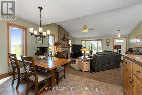 19479 Hurontario Street, Caledon, ON - Indoor Photo Showing Dining Room