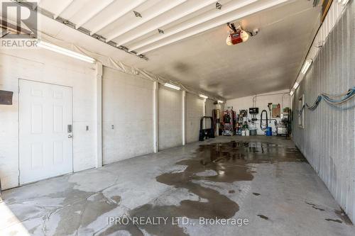 19479 Hurontario Street, Caledon, ON - Indoor Photo Showing Garage