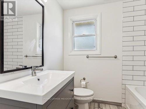 22 - 242 Lakeport Road, St. Catharines, ON - Indoor Photo Showing Bathroom