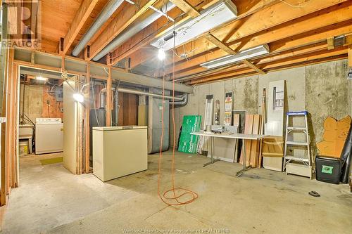 1567 Curry Avenue, Windsor, ON - Indoor Photo Showing Basement