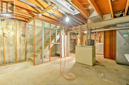 1567 Curry Avenue, Windsor, ON - Indoor Photo Showing Basement