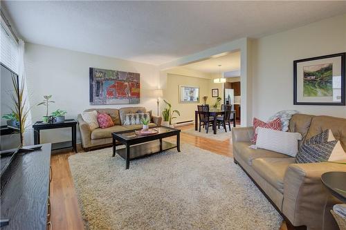 95 Fonthill Road|Unit #4, Hamilton, ON - Indoor Photo Showing Living Room