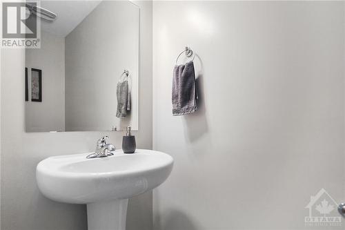 1209 Cavallo Street, Ottawa, ON - Indoor Photo Showing Bathroom