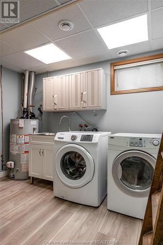 111 Michener Road, Chatham, ON - Indoor Photo Showing Laundry Room