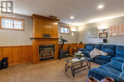 111 Michener Road, Chatham, ON - Indoor Photo Showing Living Room With Fireplace