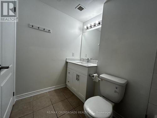 911 - 8323 Kennedy Road, Markham (Village Green-South Unionville), ON - Indoor Photo Showing Bathroom