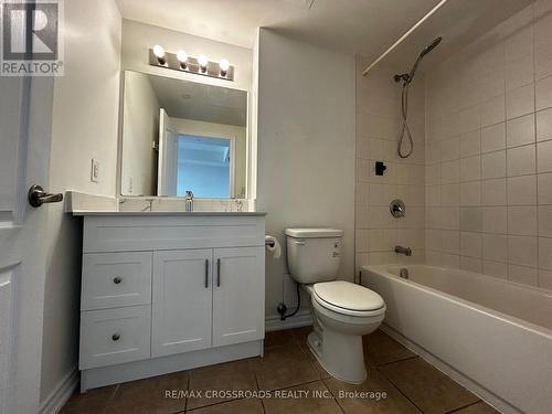 911 - 8323 Kennedy Road, Markham (Village Green-South Unionville), ON - Indoor Photo Showing Bathroom