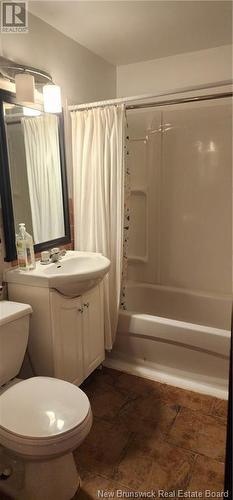 38 Squire, Sackville, NB - Indoor Photo Showing Bathroom