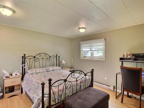 Master bedroom - 98  - 102 Rue Dorion, Val-D'Or, QC - Indoor Photo Showing Bedroom