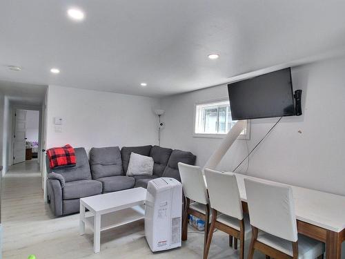 Vue d'ensemble - 98  - 102 Rue Dorion, Val-D'Or, QC - Indoor Photo Showing Living Room