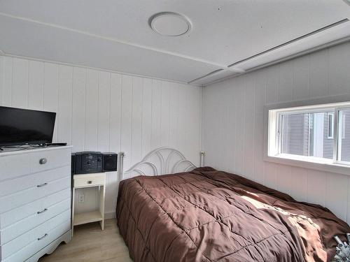 Master bedroom - 98  - 102 Rue Dorion, Val-D'Or, QC - Indoor Photo Showing Bedroom