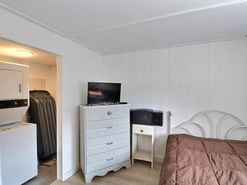 Vue d'ensemble - 98  - 102 Rue Dorion, Val-D'Or, QC - Indoor Photo Showing Bedroom