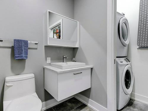 Salle d'eau - 301-2215 Place Des Tilleuls, Saint-Bruno-De-Montarville, QC - Indoor Photo Showing Laundry Room