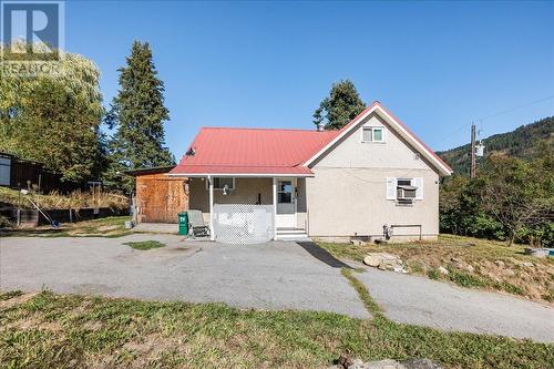 1955 Eastview  Street, Fruitvale, BC - Outdoor