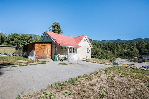 1955 Eastview Street, Fruitvale, BC - Outdoor