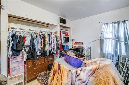 1955 Eastview Street, Fruitvale, BC - Indoor Photo Showing Other Room