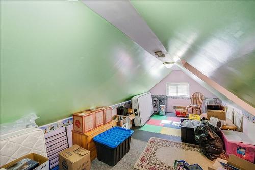 1955 Eastview Street, Fruitvale, BC - Indoor Photo Showing Other Room