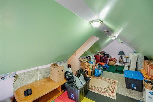 1955 Eastview Street, Fruitvale, BC - Indoor Photo Showing Other Room