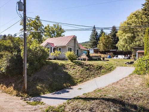 1955 Eastview Street, Fruitvale, BC - Outdoor