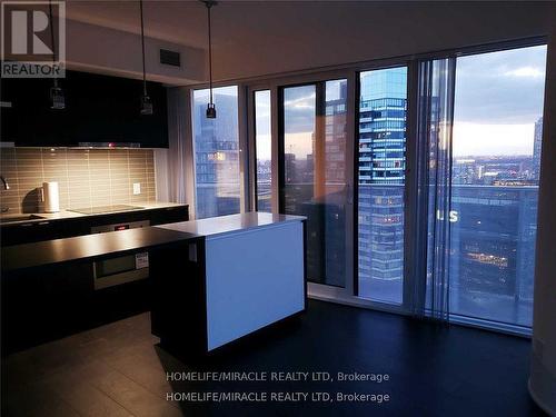 5204 - 88 Harbour Street, Toronto, ON - Indoor Photo Showing Kitchen