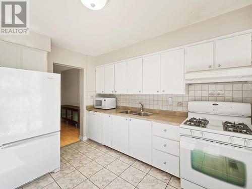 49 - 3665 Flamewood Drive, Mississauga (Applewood), ON - Indoor Photo Showing Kitchen With Double Sink