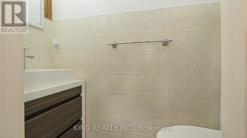 25 Redcastle Street, Brampton (Fletcher'S Meadow), ON - Indoor Photo Showing Bathroom