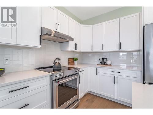 1473 Tower Ranch Drive, Kelowna, BC - Indoor Photo Showing Kitchen