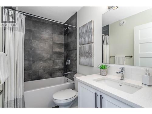 1473 Tower Ranch Drive, Kelowna, BC - Indoor Photo Showing Bathroom