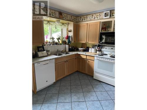 3611 Cottonwood Crescent, Terrace, BC - Indoor Photo Showing Kitchen With Double Sink