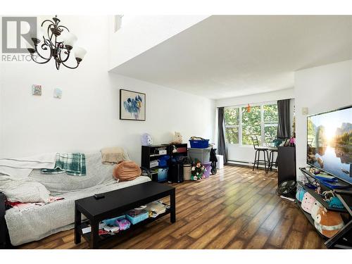 3800 40 Avenue Unit# 20, Vernon, BC - Indoor Photo Showing Living Room