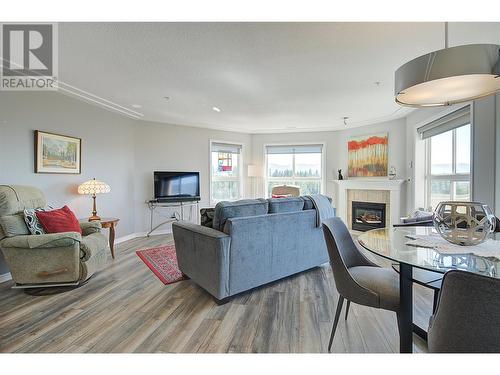 1967 Underhill Street Unit# 602, Kelowna, BC - Indoor Photo Showing Living Room With Fireplace