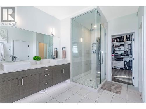 1528 Fawn Run Drive, Kelowna, BC - Indoor Photo Showing Bathroom