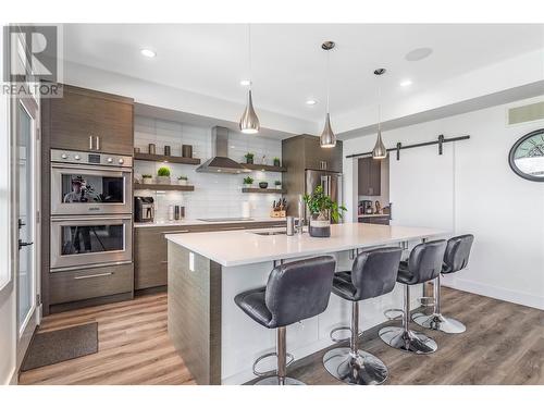 1528 Fawn Run Drive, Kelowna, BC - Indoor Photo Showing Kitchen With Upgraded Kitchen