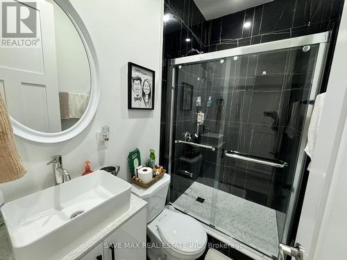 275 Hinton Terrace, Milton, ON - Indoor Photo Showing Bathroom