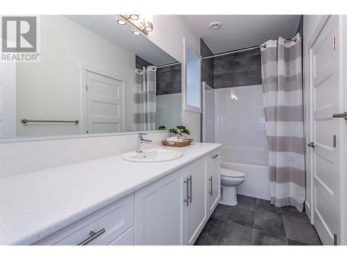 1432 Tower Ranch Drive, Kelowna, BC - Indoor Photo Showing Bathroom